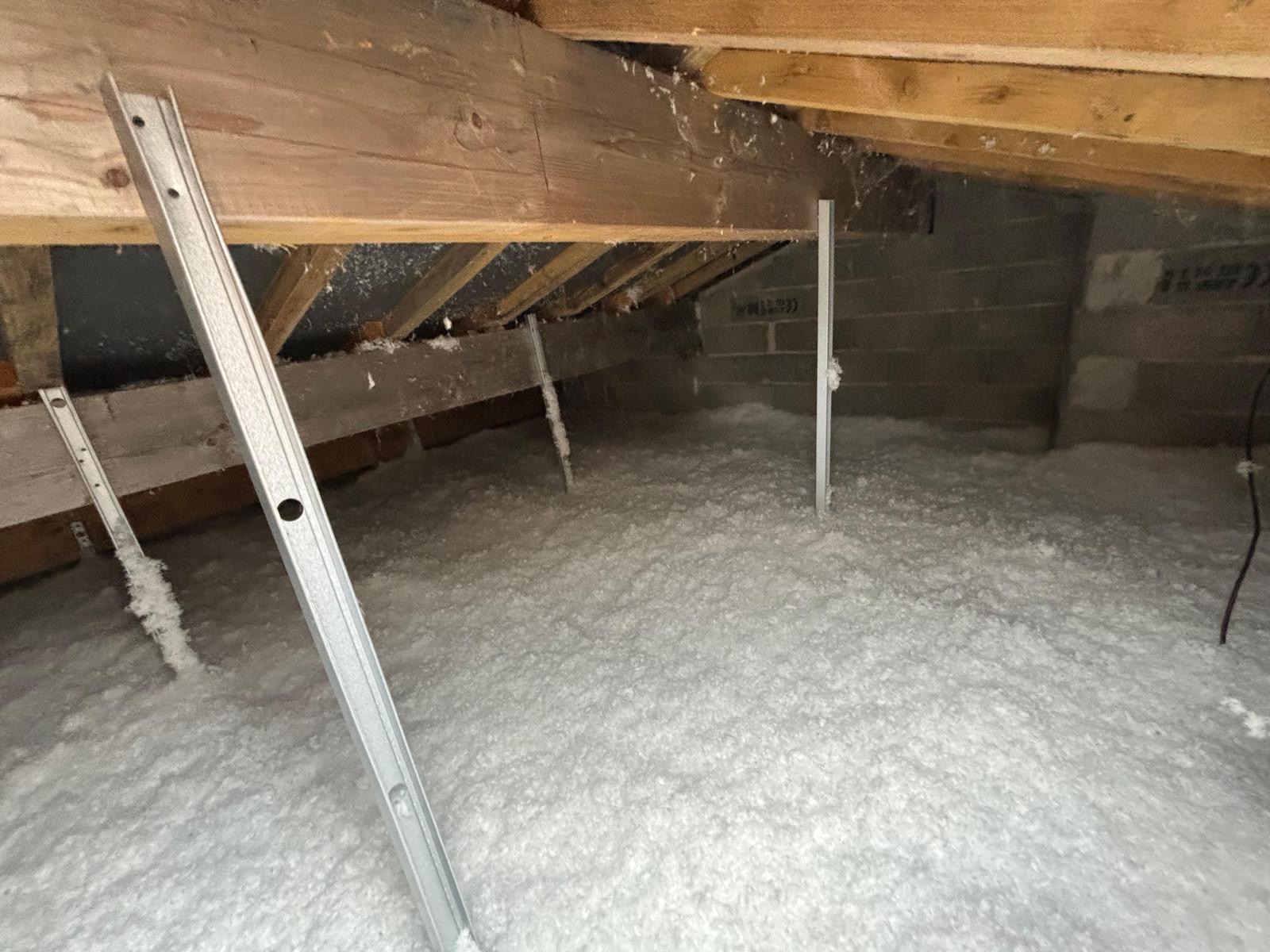Isolation des murs intérieurs et sous toiture : laine de verre, roche, bois...